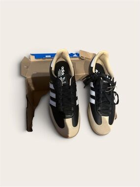 Adidas Men’s Samba Classic Sneakers in Black & TanSize 9